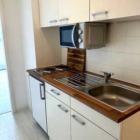 Apartment Stilvolles Mit Balkon 15min Airport