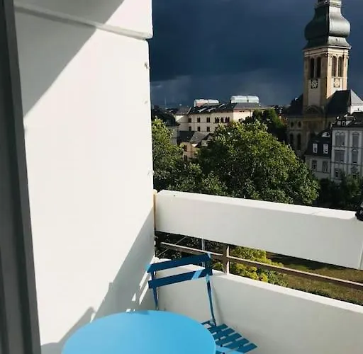 Stilvolles Mit Balkon 15min Airport Apartman