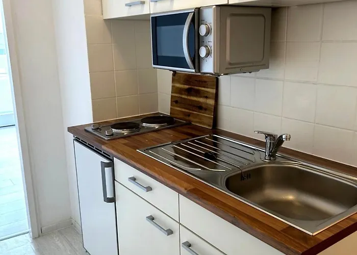 Apartman Stilvolles Mit Balkon 15min Airport